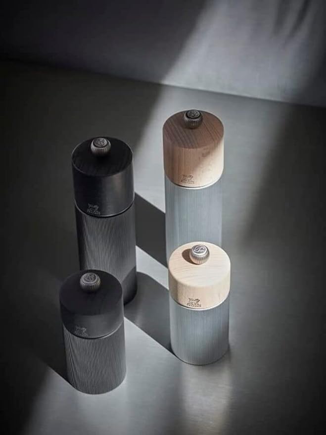 PEUGEOT - Line Pepper Mill - Classic Grind Adjustment - Aluminum and PEFC Certified Wood - Made in France - Natural Color. 18 cm-7"