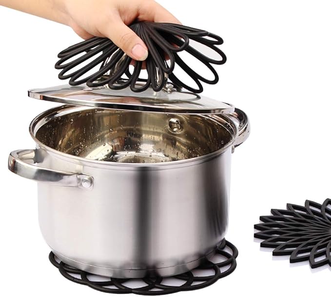 ME.FAN Silicone Trivet Mat - Kitchen Hot Pads for Pots & Dish - Insulated Teapot Trivet - Flexible, Durable, Non-Slip Large Coasters 3 Set Black