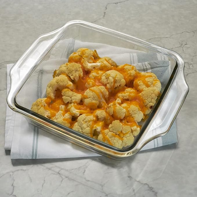 Anchor Hocking 8 Inch Square Cake Dish with TrueLock Locking Lid Bakeware, Clear
