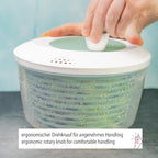Westmark Spinderella Salad Spinner 4.4L and Shaker Cup Mixing Egg 0.25L - Non-Slip Spinner with Rotary Knob and Spout - Shaker with Screw Lid and Mixing Disc - Mint Green