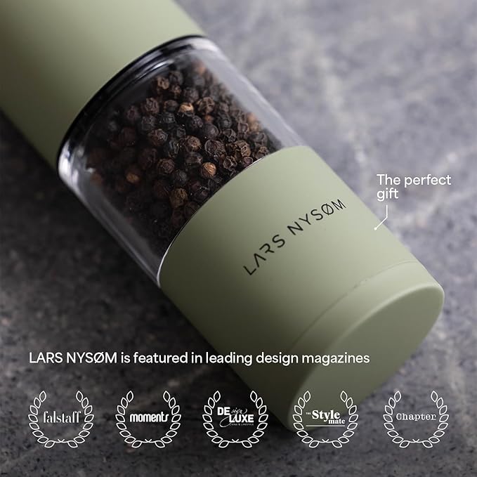 LARS NYSØM Salt and Pepper Grinder Set, Manual Salt and Pepper Mills with Adjustable Ceramic Grinder, Design Spice Shaker Set (Pine Green)