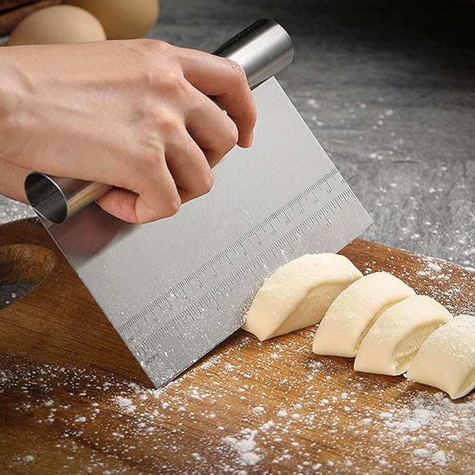 4 pcs Pizza Tool Set Including Pastry Pizza Roller, Pizza Dough Docker that Time-Saving and Dough Cutter and Silicagel Pastry Brush (4 pcs)