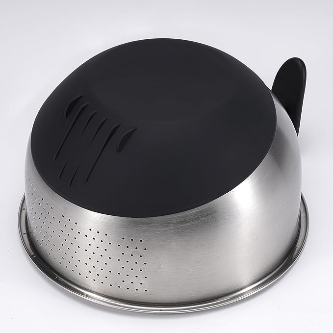 Rice Washer Strainer Bowl Quinoa Washing Bowl whit Handle Stainless Steel Colander Versatile Side Drainers for Cleaning Rinsing Fruits, Vegetables, and Beans - Tilting Non-slip Silicone Bottom