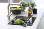 Sanni Shoo drip.line Pure - Versatile and Adjustable Kitchen Rack Drip Tray for Dishcloths, Brushes, and Bottles - Hygienic Storage - Made ofStainless Steel and Silicone