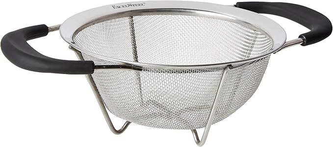 ExcelSteel Professional Quality Heavy Gauge Mesh Colander With Santopreme Handles, 6-1/2-Inch