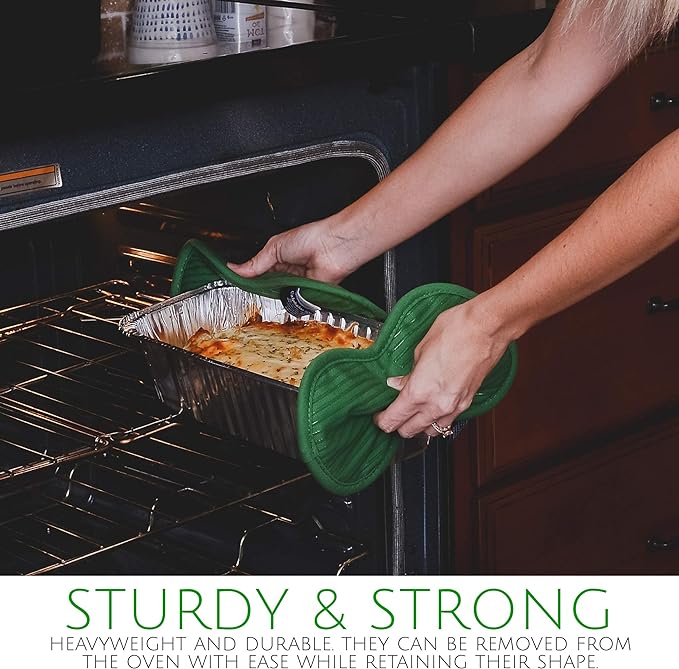 PLASTICPRO [3 Lb 25 Pack Disposable Loaf Pans Aluminum Tin Foil Meal Prep Bakeware - Cookware Perfect for Baking Cakes, Bread, Meatloaf, Lasagna 3 Pound 11'' X 5'' X 2.75''