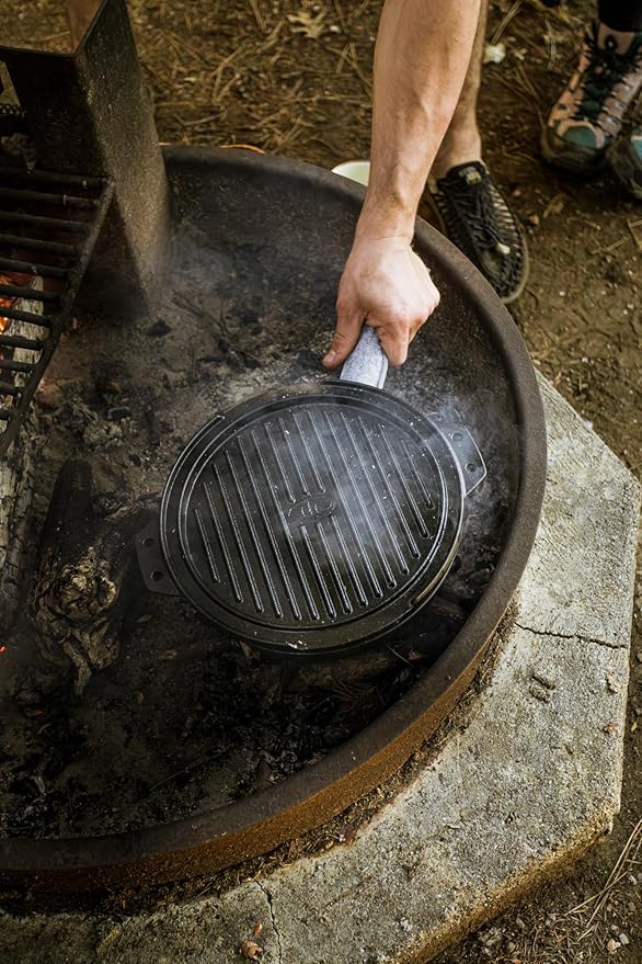 GSI Outdoors 60604 Guidecast Round Griddle, Dual-Sided Cast Iron Griddle/Grill Pan, 12-Inch