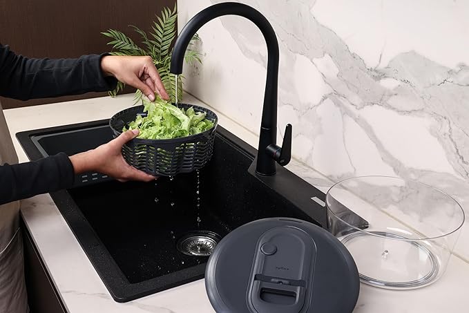 Zyliss Easy Spin Salad Spinner - Fruit & Veggie Dryer - Produce Spinner & Cleaner for Salad Prep - Dishwasher-Safe Kitchen Essential - Non-Slip Bowl with Pull Handle - Stainless Easy Spin Small