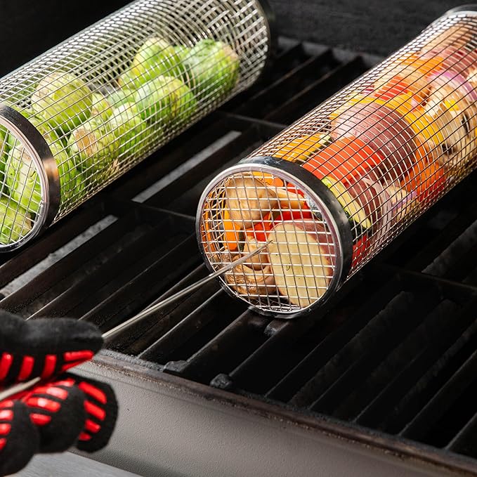 BLAZIN' GRILL Rolling Grill Basket | 2 x Grilling Basket & Smoker Accessories | Grill Baskets for Outdoor Grill with BBQ Gloves | Barbecue Grill baskets for Vegetables, Seafood & Meat